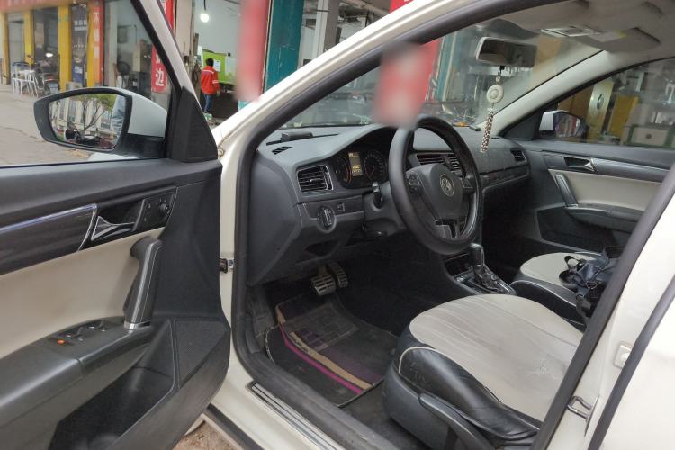 Used Volkswagen Cross Lavida 2014 1.4TSI DSG Driver Seat