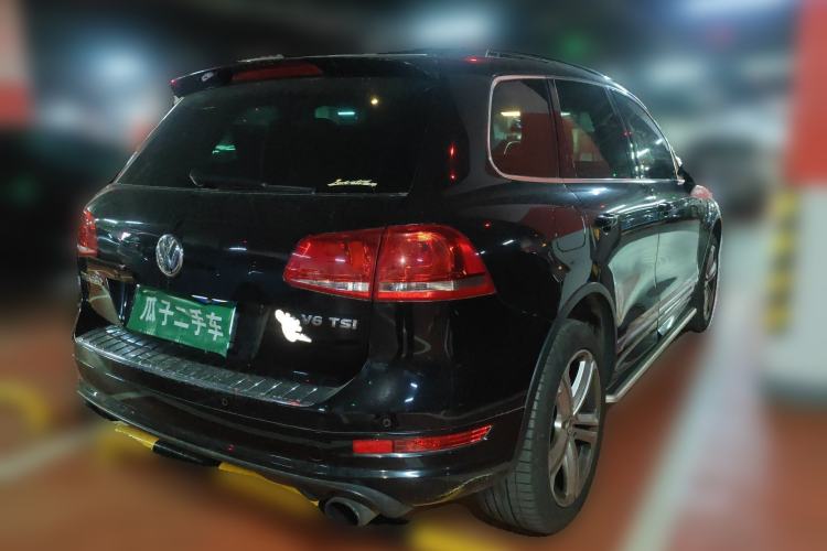 Used Volkswagen Touareg 2011 3.0 TSI High-End Version Rear Right 45 Deg