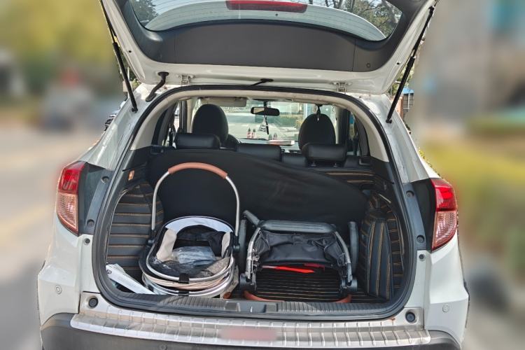 Used Honda Vezel 2015 1.8L CVT 2WD Luxury Model
