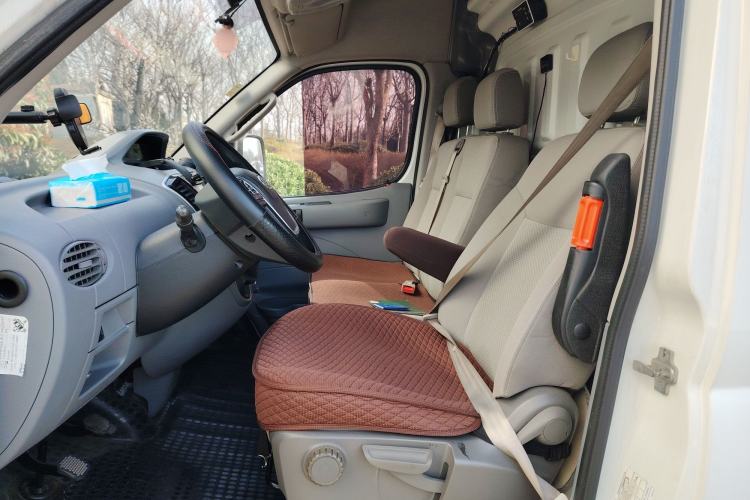 Used SAIC MAXUS Xintu V80 2020 2.5T Manual Classic City Delivery King Long Wheelbase Mid-Height 2/3 Seats