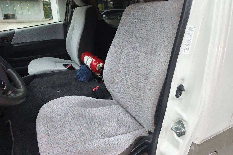 Used Toyota HIACE 2011 2.7L Automatic Standard Edition 13 Seats