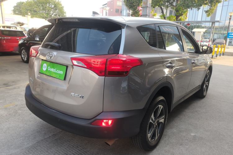 Used Toyota RAV4 2015 2.0L CVT Two-Wheel Drive Fashion Edition
