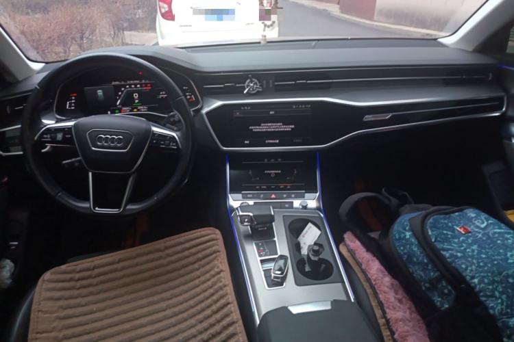 Used Audi A6 2022 Avant Futurist 45 TFSI Prestige Dynamic Edition Center Console