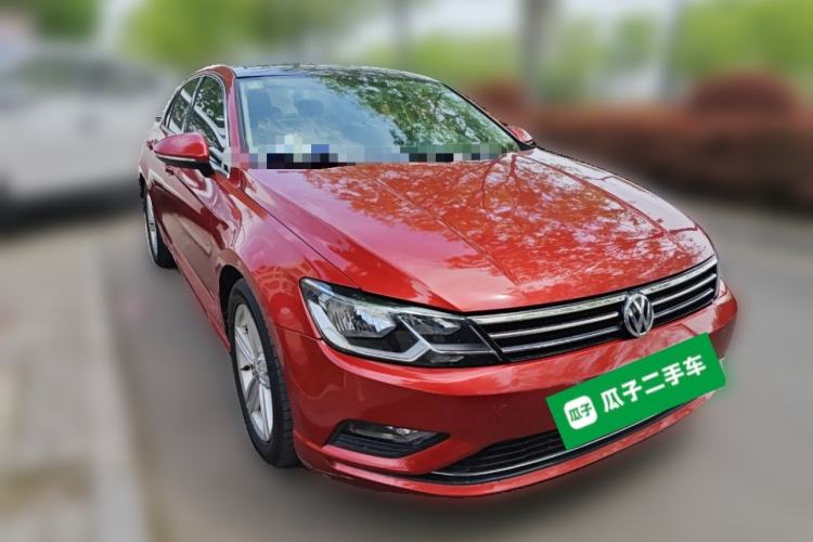 Used Volkswagen Lamando 2015 280TSI DSG Comfort Edition Front Right 45 Deg