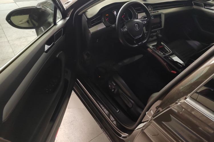 Used Volkswagen Variant 2018 380TSI Two-Wheel Drive Comfort Edition