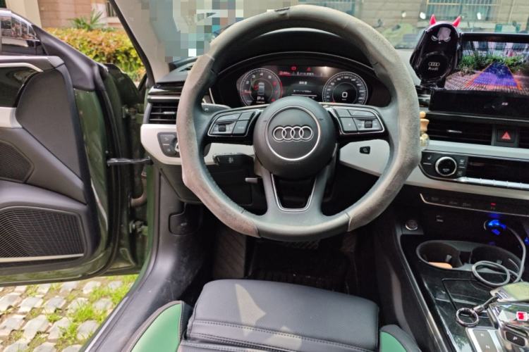 Used Audi A5 2024 Sportback 40 TFSI quattro Luxury Dynamic Model Steering Wheel