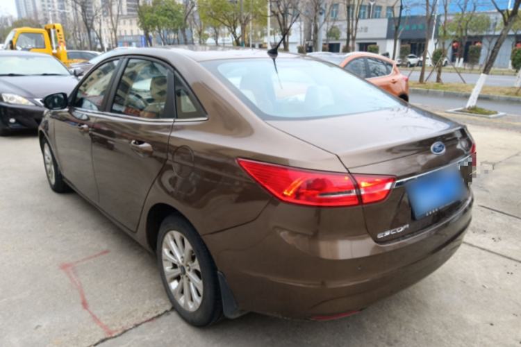 Used Ford Escort 2015 1.5L Automatic Fashion Model
