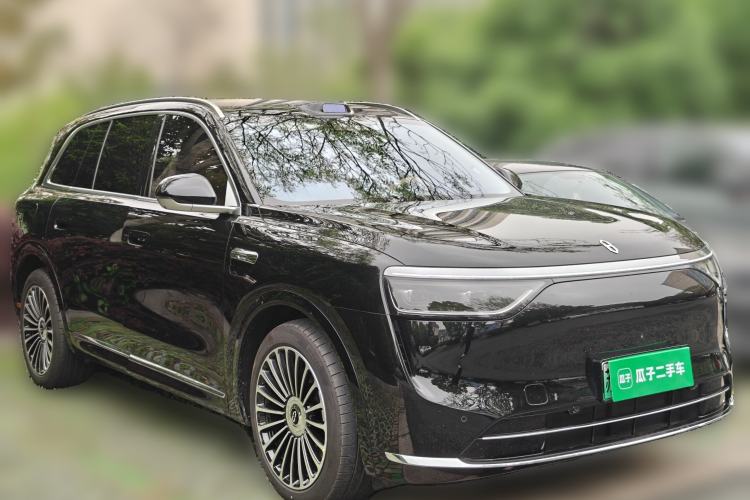 Used Hima AITO M8 2025 Extended-Range Max+ Version 53.4 kWh 5-Seater Edition Front Right 45 Deg