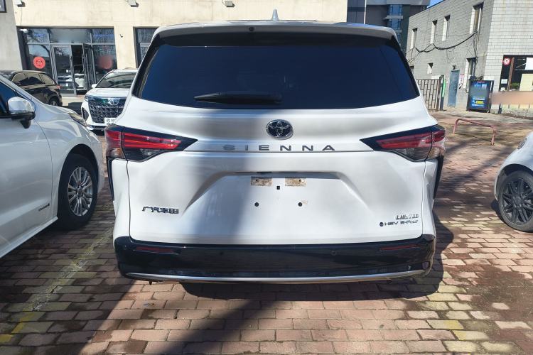 Used Toyota SIENNA 2024 2.5L Hybrid Four-Wheel Drive Prestige Edition Exterior 4