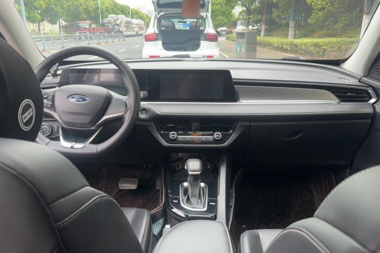 Used Ford Escort 2021 1.5L Automatic Diamond Edition Center Console