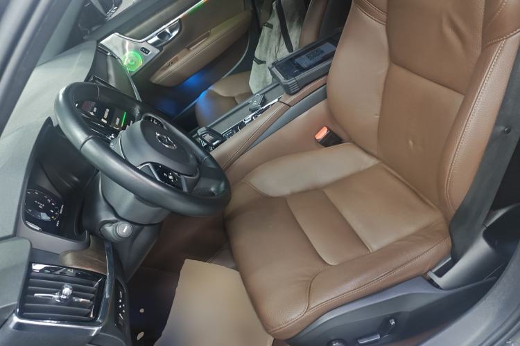 Used Volvo V90 2021 Cross Country B5 AWD Smart Range Edition Left Front Seat