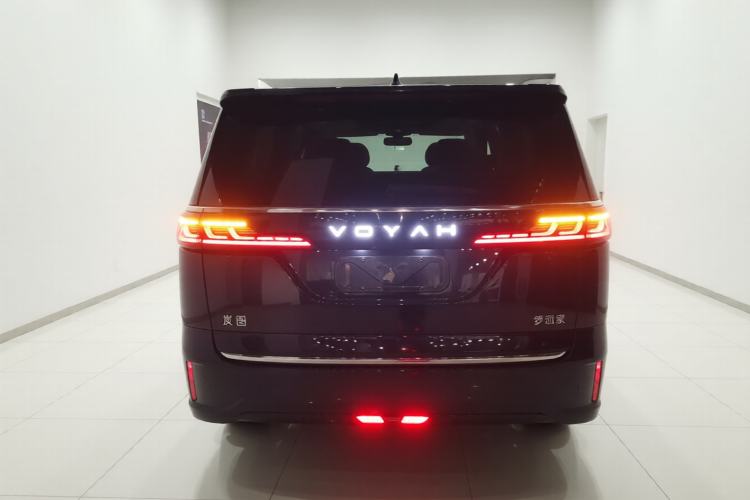 Used VOYAH Dream 2025 PHEV Four-Wheel-Drive Flagship Kunpeng Edition
