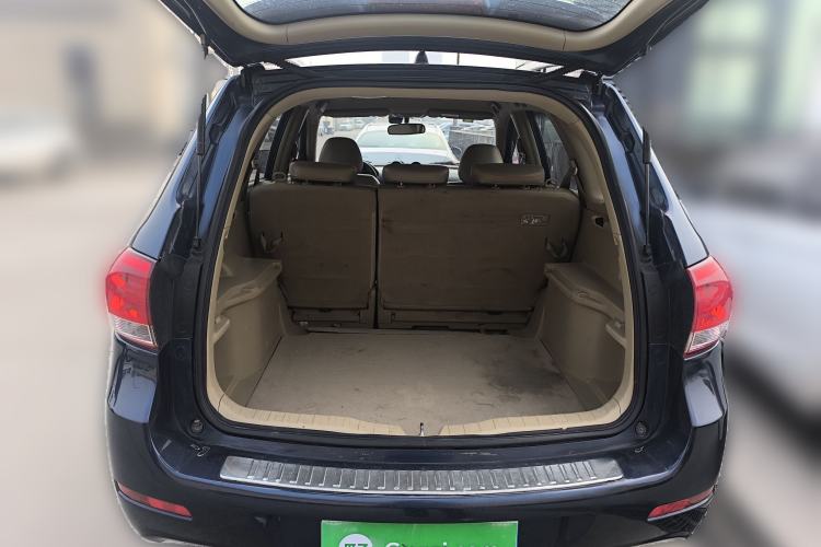 Used Haval H6 2014 Upgraded Model 2.0T Diesel Manual Two-Wheel Drive Elite Version