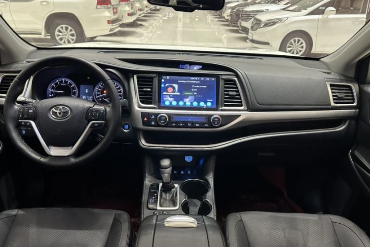 Used Toyota Highlander 2017 2.0T Four-Wheel Drive Luxury Edition 7 Seats