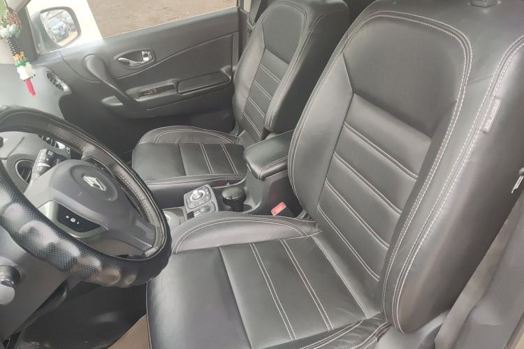 Used Renault Koleos 2012 2.5L Two-Wheel Drive Comfort Edition with Navigation