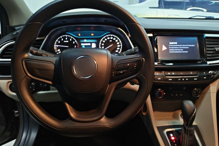 Used Buick GT 2015 15N Automatic Elite Version Center Console