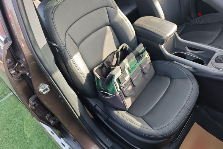 Used Kia Sportage R 2015 2.0L Automatic Two-Wheel Drive DLX Model
