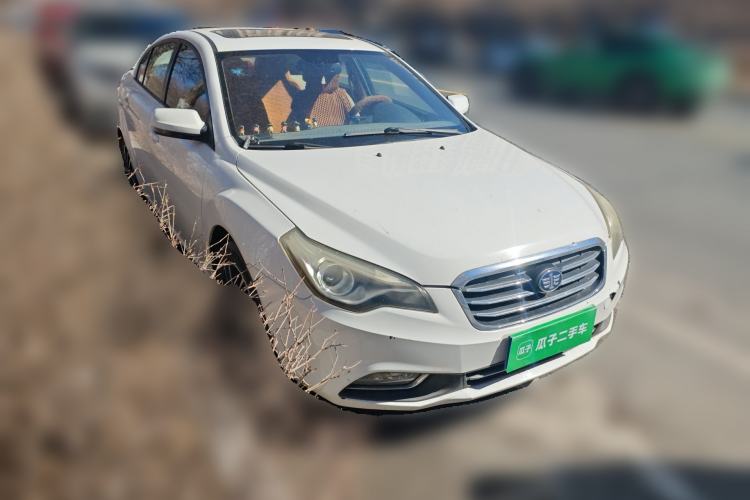 Used Bestune B50 2013 1.6L manual luxury version Front Right 45 Deg