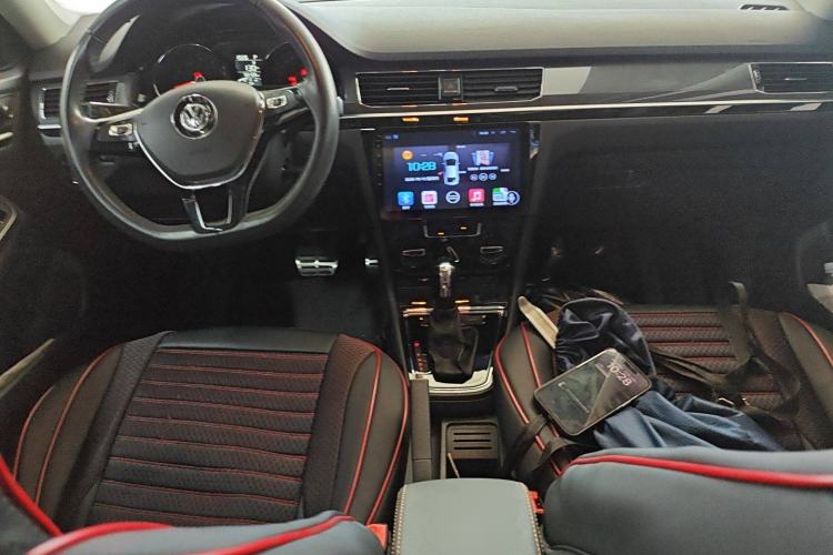 Used Volkswagen C-TREK 2018 1.5L Automatic Comfort Model Center Console