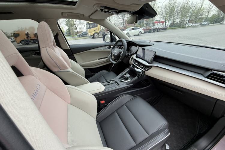 Used Lynk & Co 06 2021 1.5T Shero Pink Special Edition Interior 11