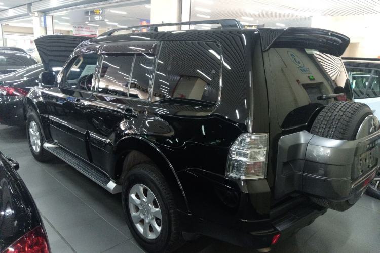 Used Mitsubishi Pajero 2019 3.0L Automatic Comfort Edition Rear Left 45 Deg