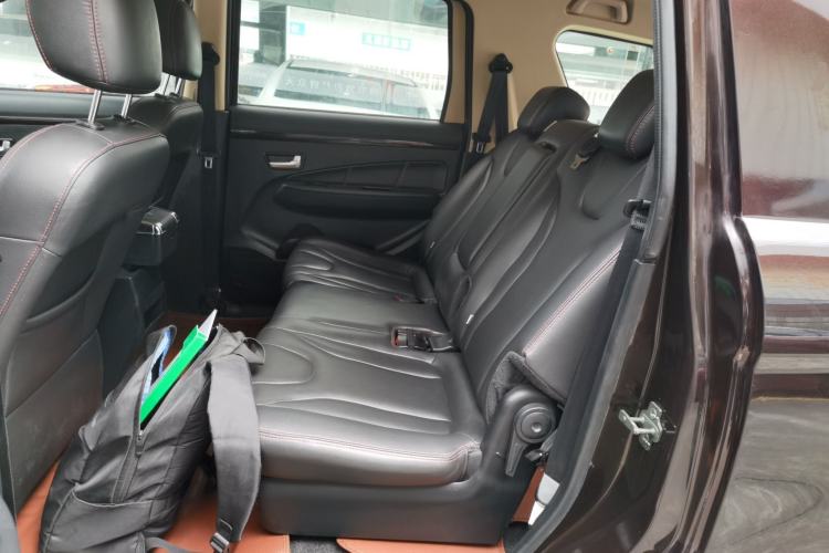 Used Dongfeng Fengon 370 2016 1.5L Manual Elite Travel Edition 7 Seats
