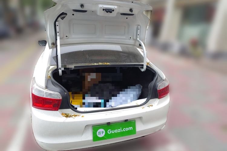 Used Citroen Elysee 2015 Zhishang Edition 1.6L Manual Fashion Model Trunk