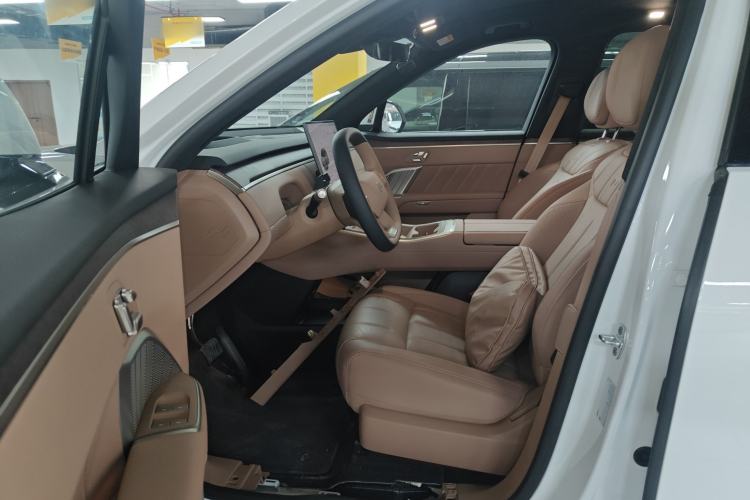 Used ONVO Luxeed L90 2025 Model—Pro Six-Seater Version