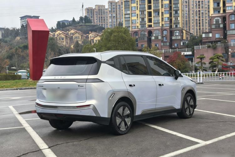 Used AION Y 2023 Younger
