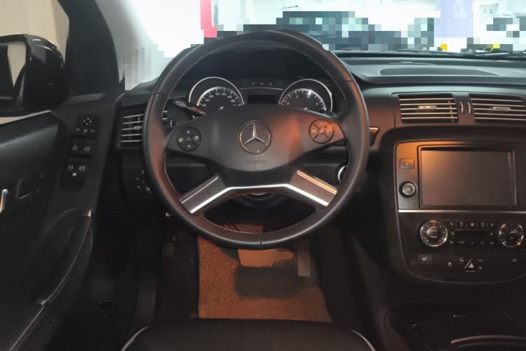 Used Mercedes-Benz R-Class 2017 R 320 4MATIC Business Edition Prestige Model Steering Wheel