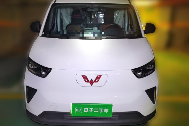 Used Wuling Yangguang 2024 300km Comfort-Grade Passenger Van 60kW
