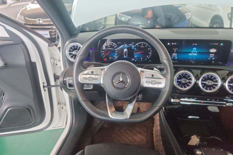 Used Mercedes-Benz A-Class 2022 Revised Version A 200 L Sport Sedan Fashionable Style Steering Wheel