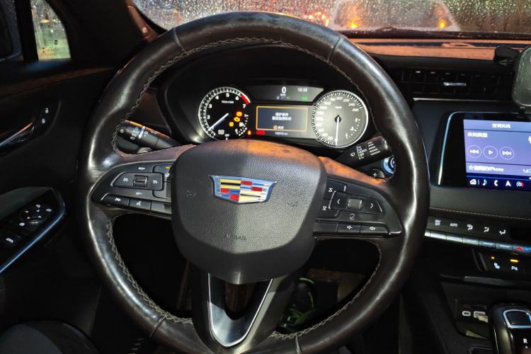 Used Cadillac XT4 2018 28T Two-Wheel Drive Leading Version