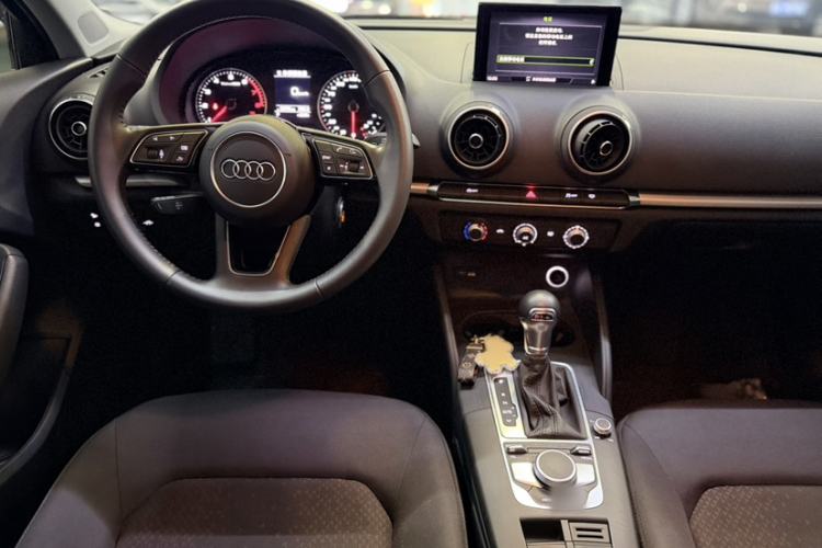 Used Audi A3 2020 Restyled Limousine 35 TFSI Ambition Version China VI Interior 3