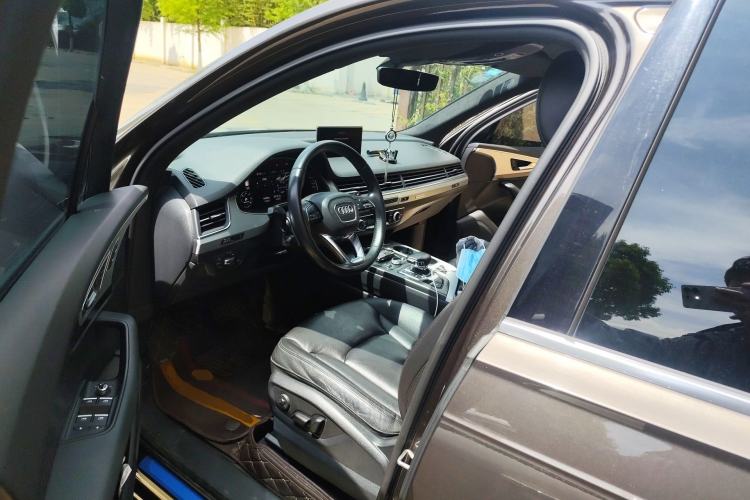 Used Audi Q7 2019 45 TFSI Comfort Model