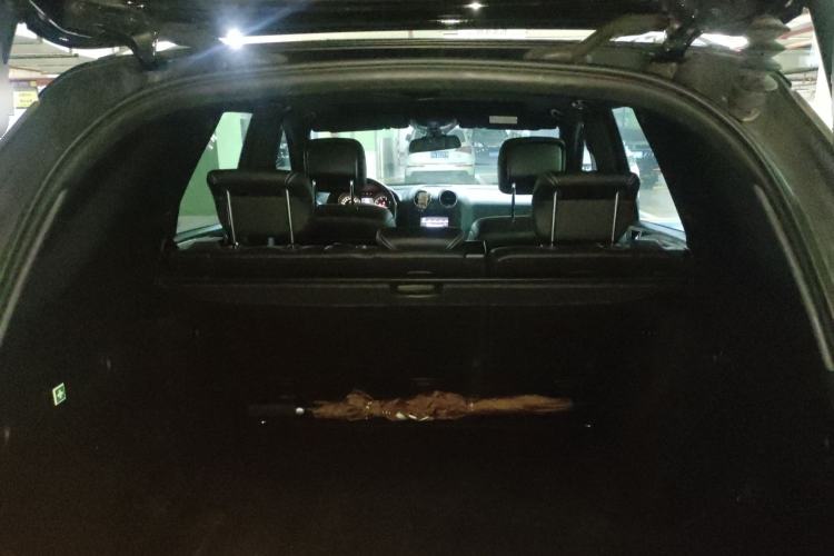 Used Mercedes-Benz M-Class 2010 ML 350 4MATIC Luxury Model Trunk