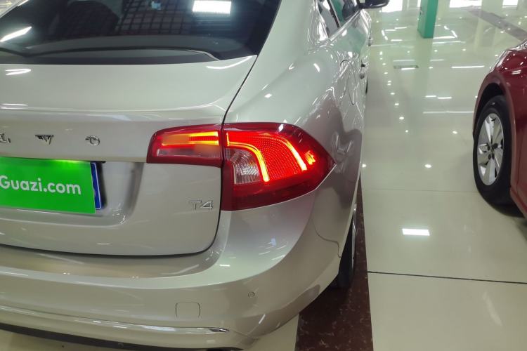 Used Volvo S60 2017 S60L T4 Smart Range Edition
