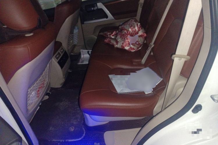 Used Toyota Land Cruiser 2018 4.0 GX-R Eight Cylinders No Winch Outboard Mount Middle East
