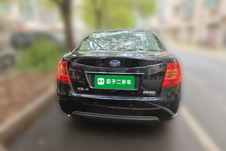 Used Bestune B50 2011 1.6L automatic with sunroof
