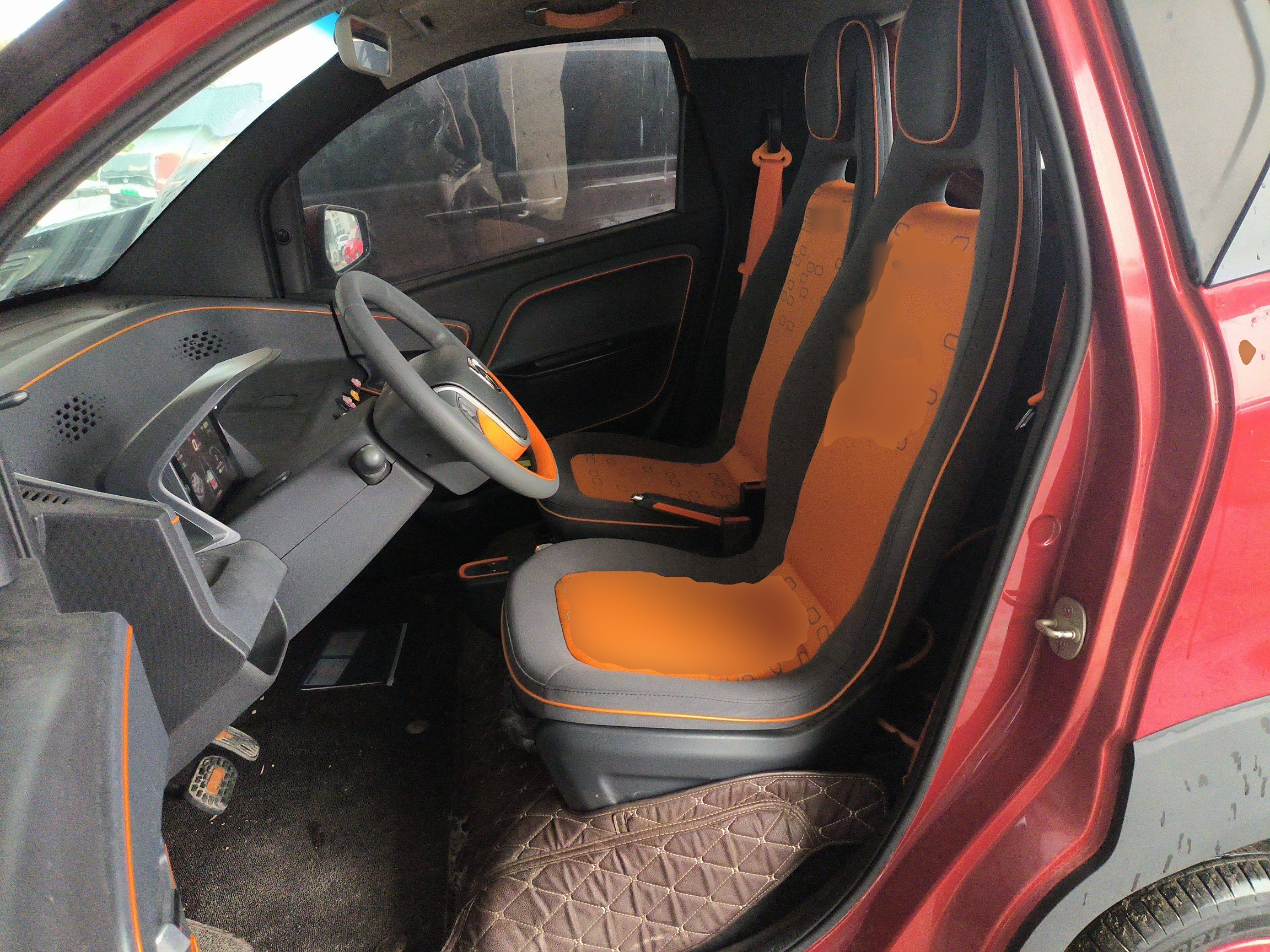 Переднее сиденье в автомобиле