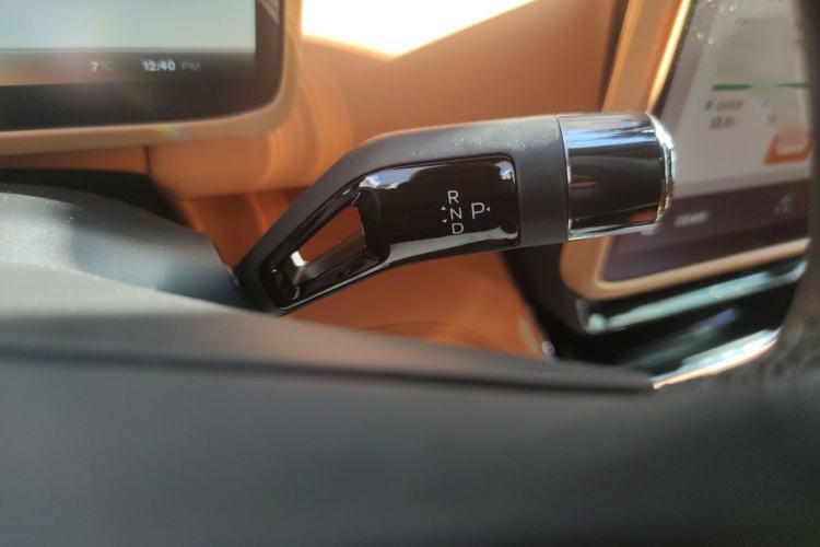 Used Geely Galaxy LEVC L380 2024 140-Degree 8-Seater Four-Wheel Drive Max
