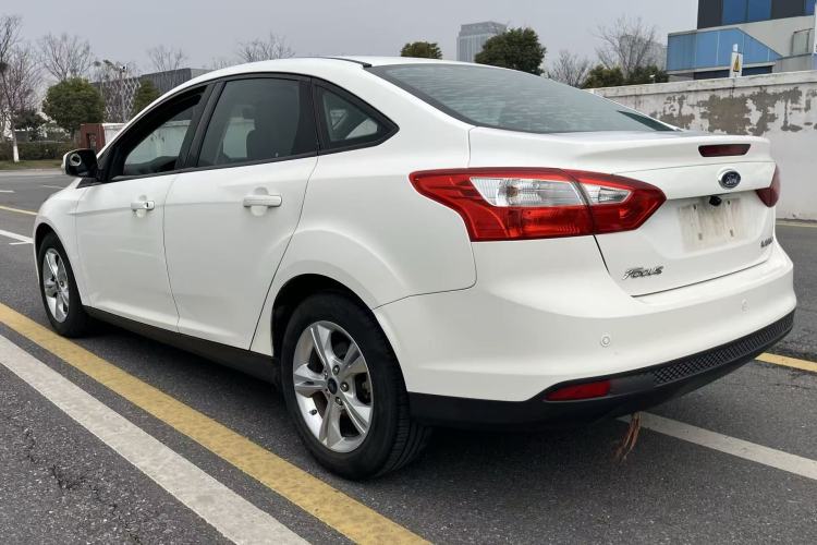 Used Ford Focus 2012 Sedan 1.6L Manual Fashion Edition
