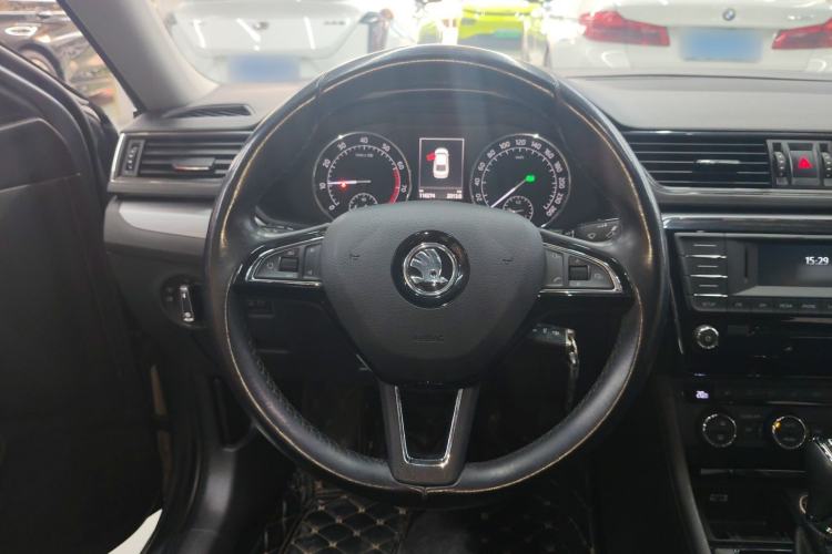 Used Skoda Superb 2016 TSI330 DSG Innovation Edition
