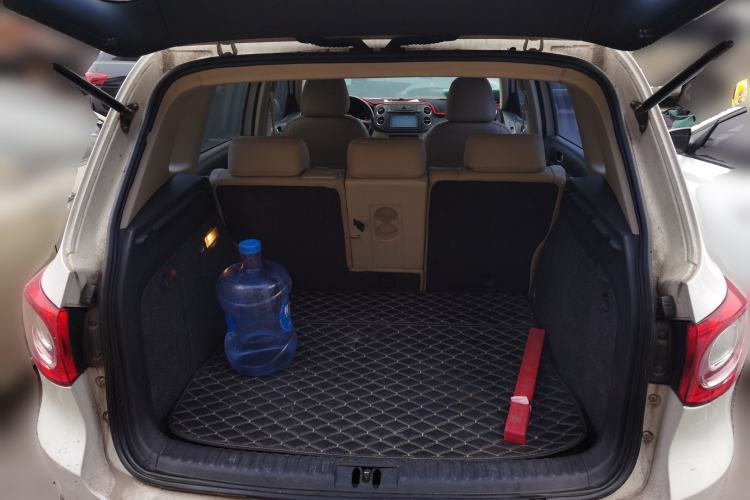 Used Volkswagen Tiguan 2010 1.8 TSI Manual Two-Wheel Drive Urban Edition Trunk