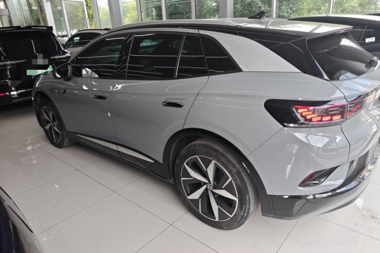 Used Volkswagen ID.4 CROZZ 2021 Long-Range PRO Two-Wheel Drive Version
