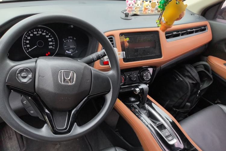 Used Honda Vezel 2017 1.8L CVT Front-Wheel Drive Pioneer Edition Center Console