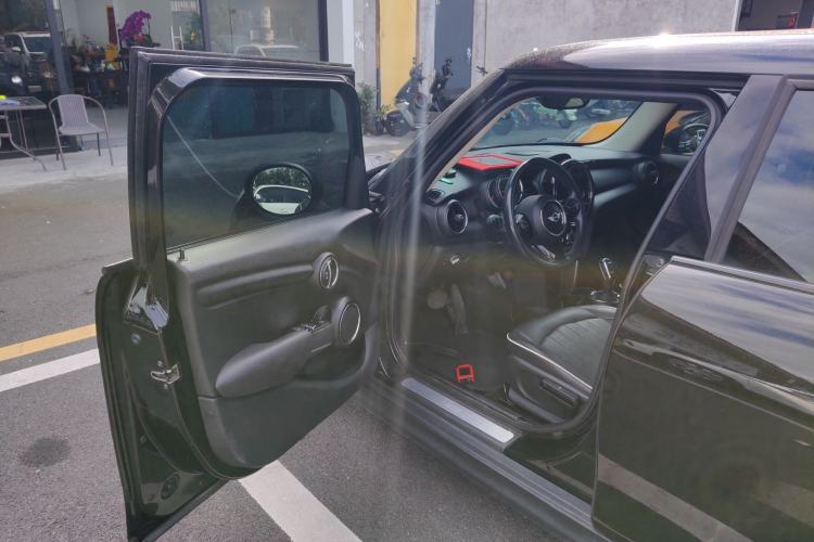 Used MINI MINI 2017 1.5T COOPER Ice Blue Limited Edition Five-Door Version