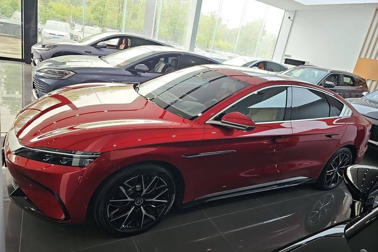 Used BYD Han 2023 EV Champion Edition 610KM All-Wheel-Drive Flagship Model
