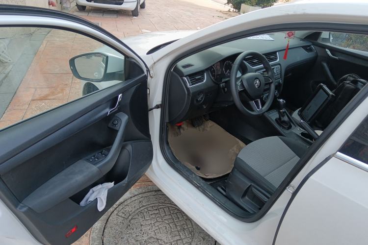 Used Skoda Octavia 2017 Classic Model 1.6L Automatic Comfort Edition