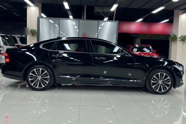 Used Volvo S90 2023 B5 Zhiyi Luxury Edition

